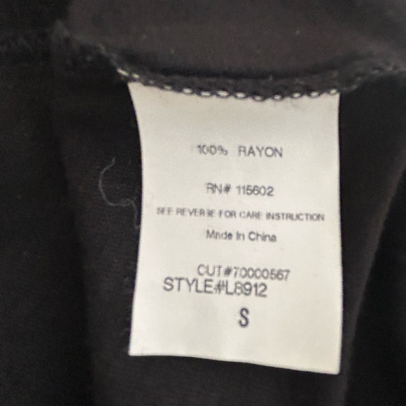 Lush Brand Black Flowy Tank Top Tunic Flower Embellished Sz XS/SM 100% Rayon - Picture 14 of 15